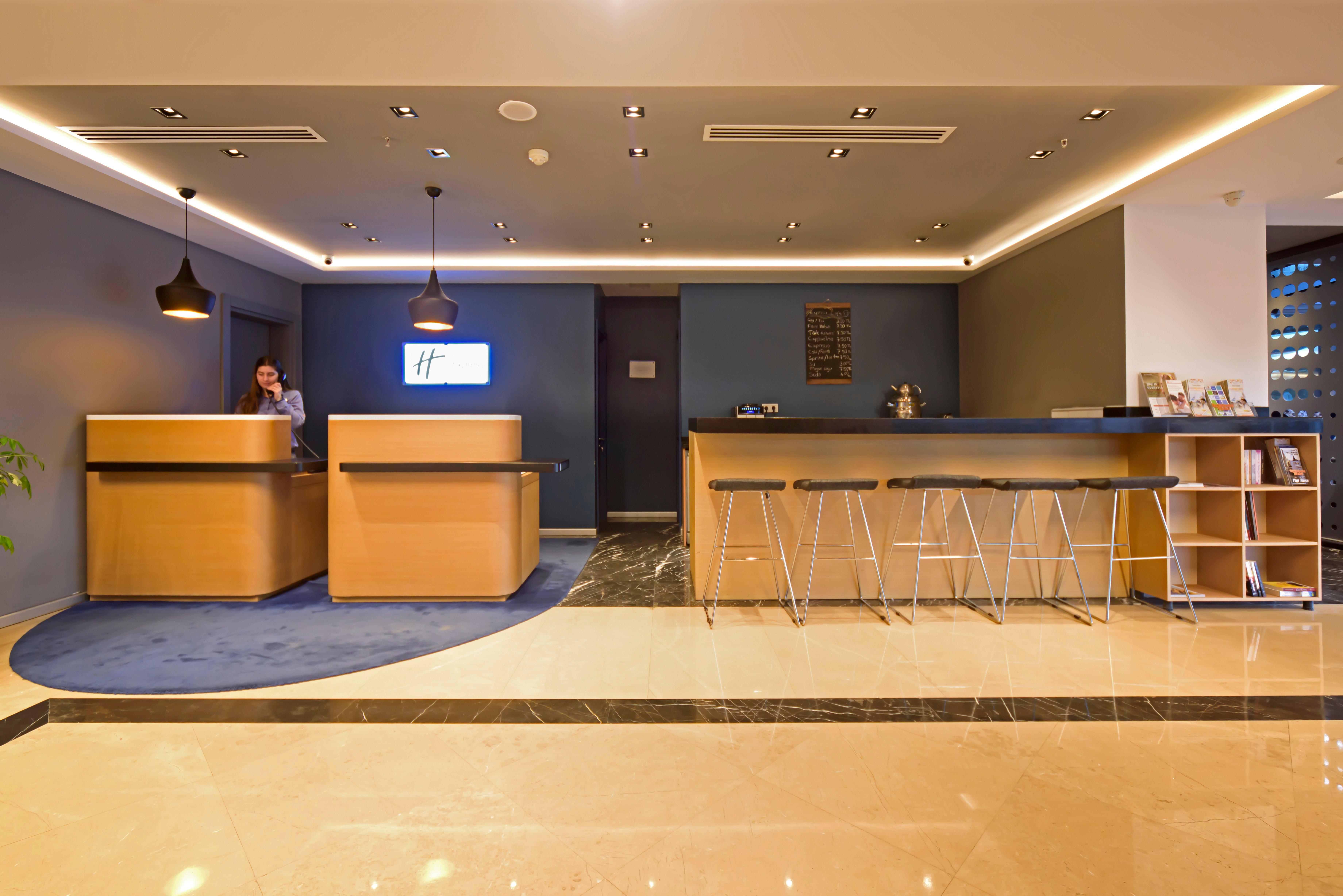 Holiday Inn Express Istanbul-Altunizade, An Ihg Hotel Exterior photo